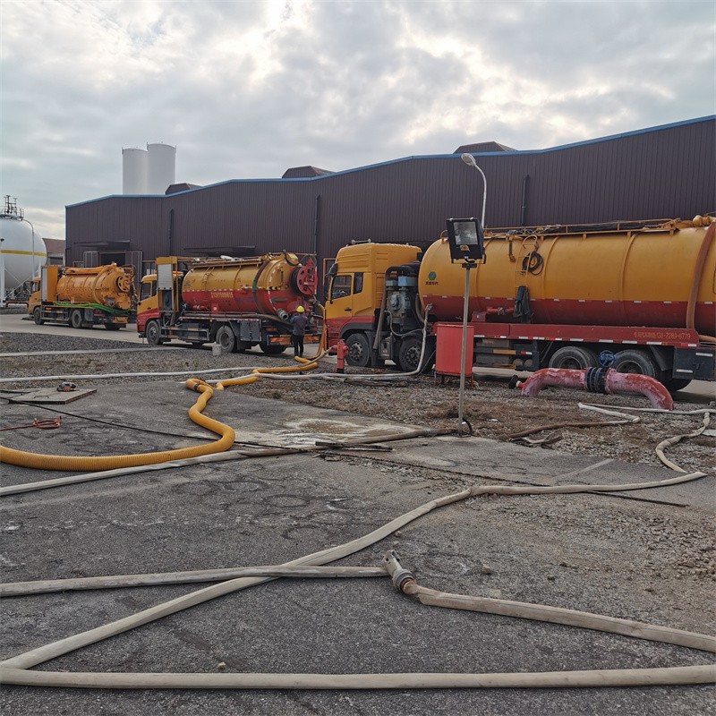 天宁污水池清理